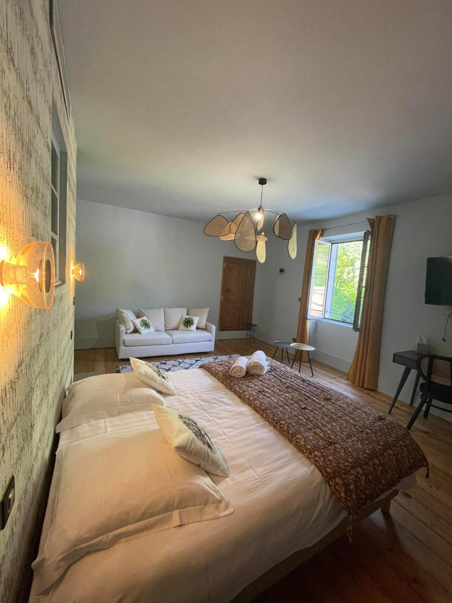 Domaine Clairfontaine Noyarey - Suites Junior Εξωτερικό φωτογραφία